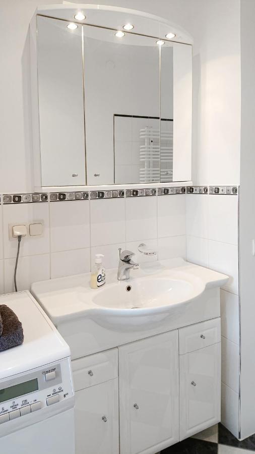 Riga City Center Quiet Apartment With Free Private Parking Ngoại thất bức ảnh