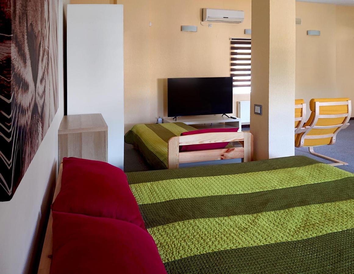 Riga City Center Quiet Apartment With Free Private Parking Ngoại thất bức ảnh